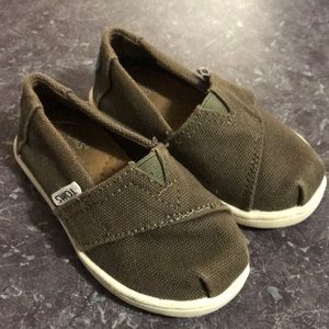 Gray Toddler Toms
